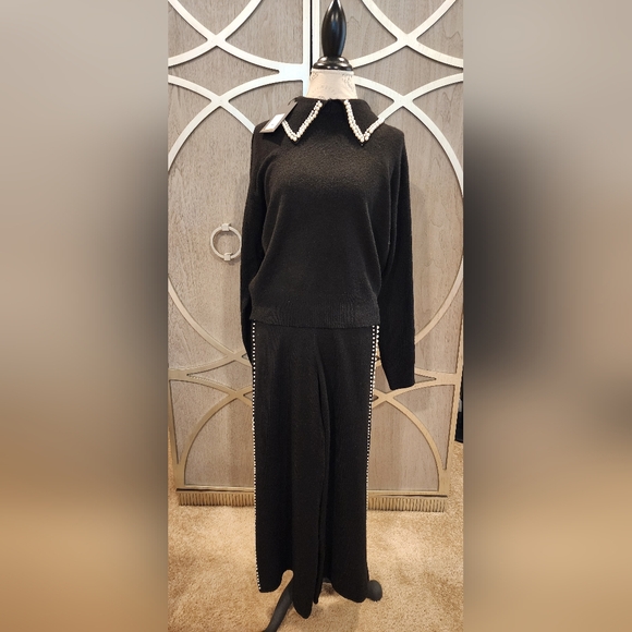 J Renee Boutique Sweater 2 pc Pants set with Pearls - Picture 6 of 6